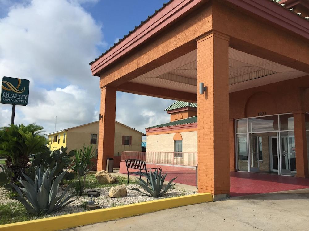 Econo Lodge Inn & Suites Eagle Pass photo 16