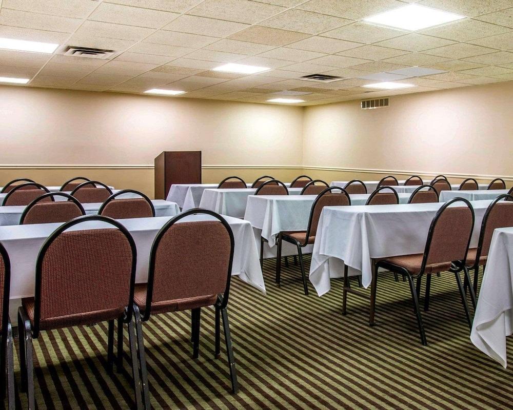 Wingate by Wyndham Livonia photo 34
