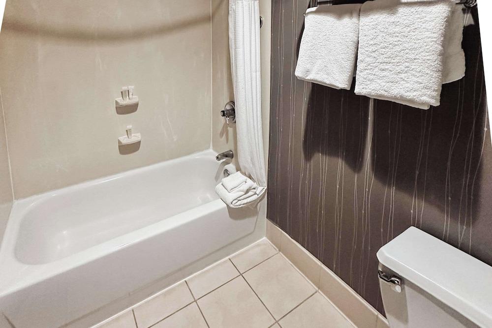 Country Inn & Suites by Radisson, Columbus-Edinburgh photo 47