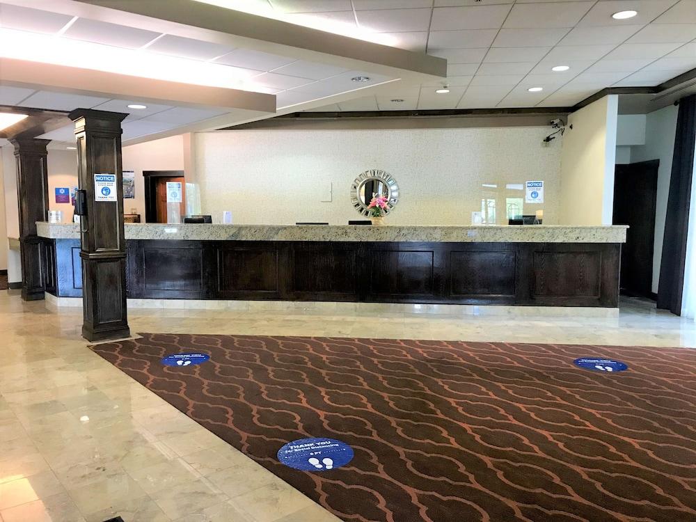 SureStay Plus Hotel by Best Western Lehigh Valley photo 2
