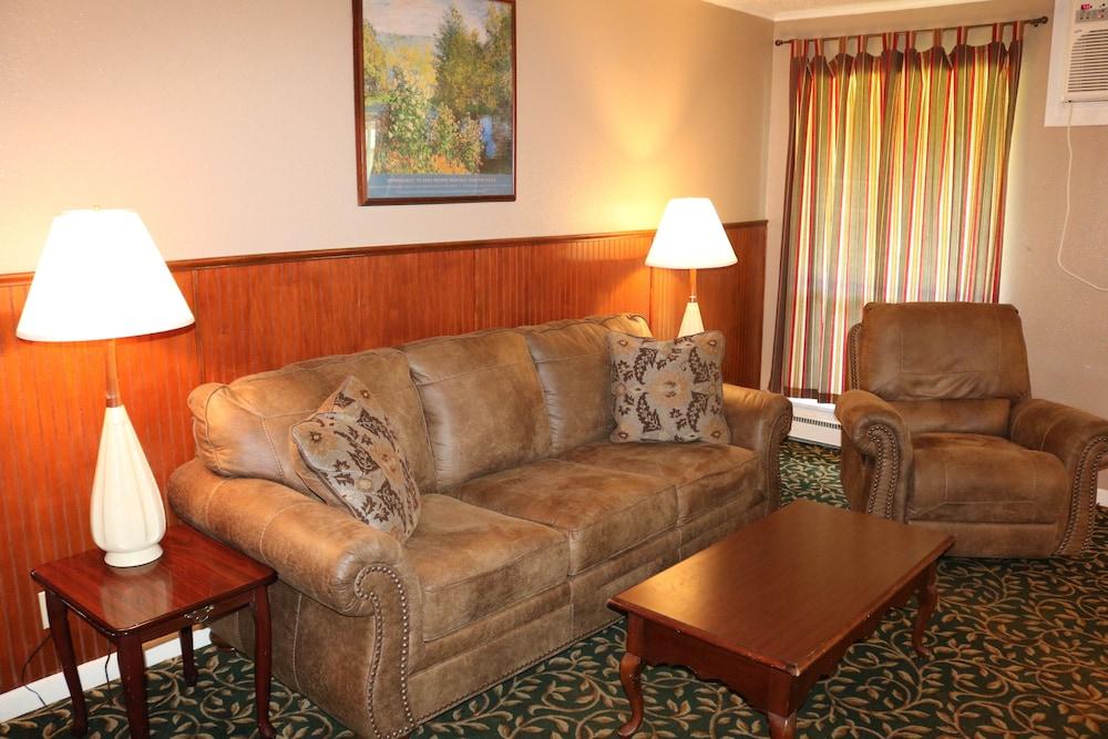 Friendship Inn photo 8