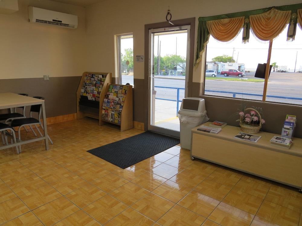 Executive Inn and Suites photo 10