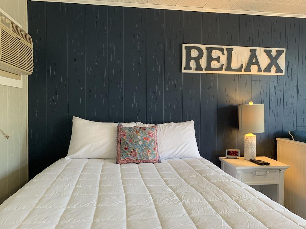 Vineyard Harbor Motel - Private Beach photo 83