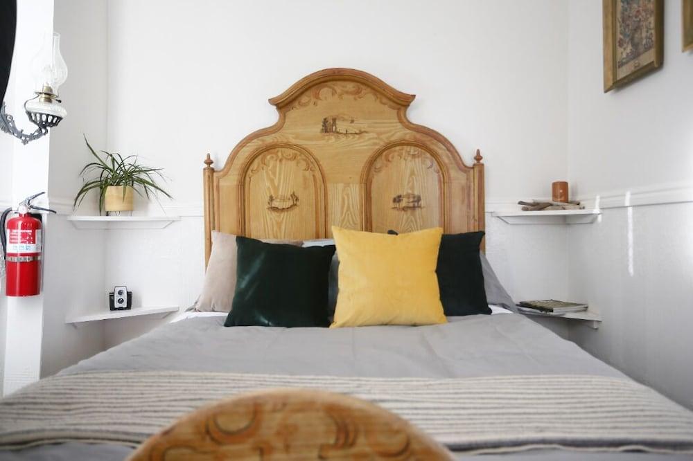 The Weller House photo 2
