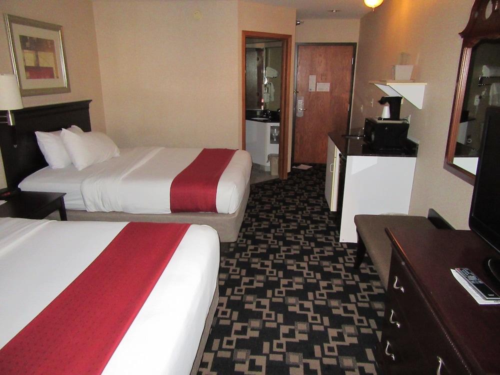 Express Suites Riverport Inn & Suites photo 32
