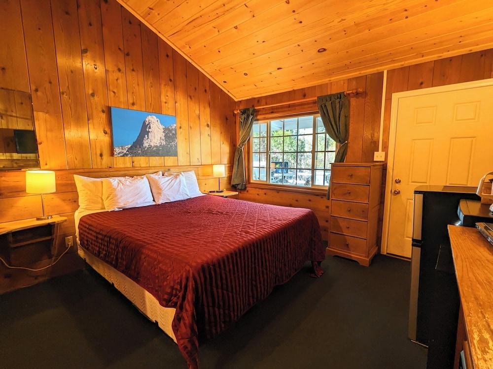 Bluebird Cottage Inn photo 20