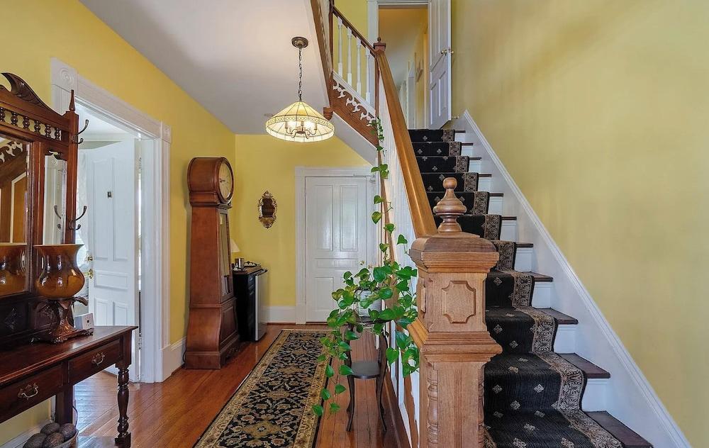 The Foster Harris House photo 22