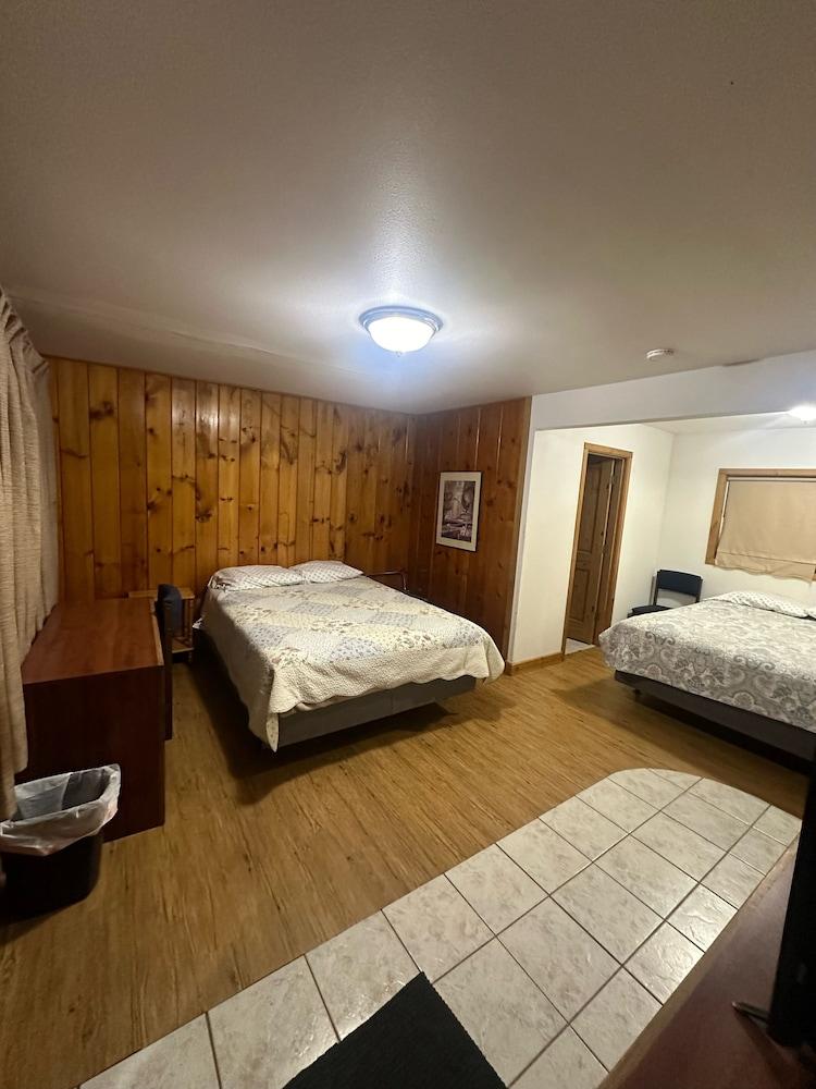 Country Cabin Motel photo 1
