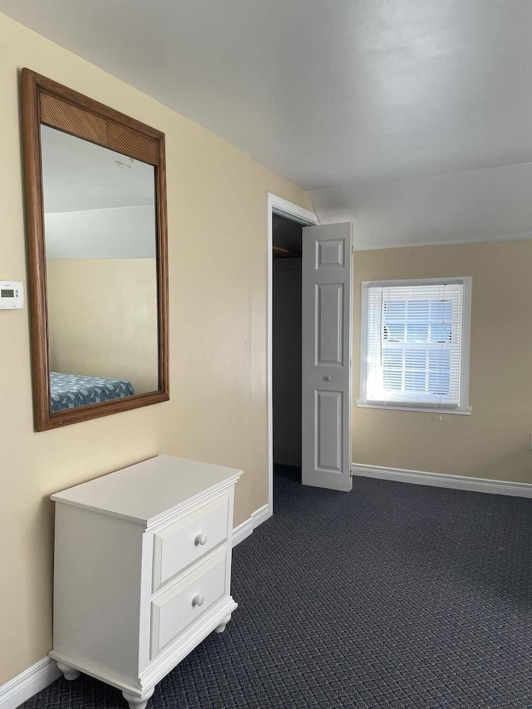Grand Beach Inn photo 34