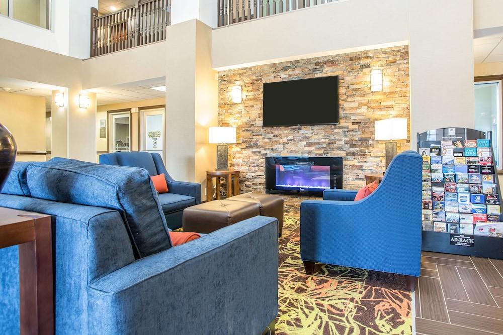 Comfort Suites Springfield I-70 photo 10