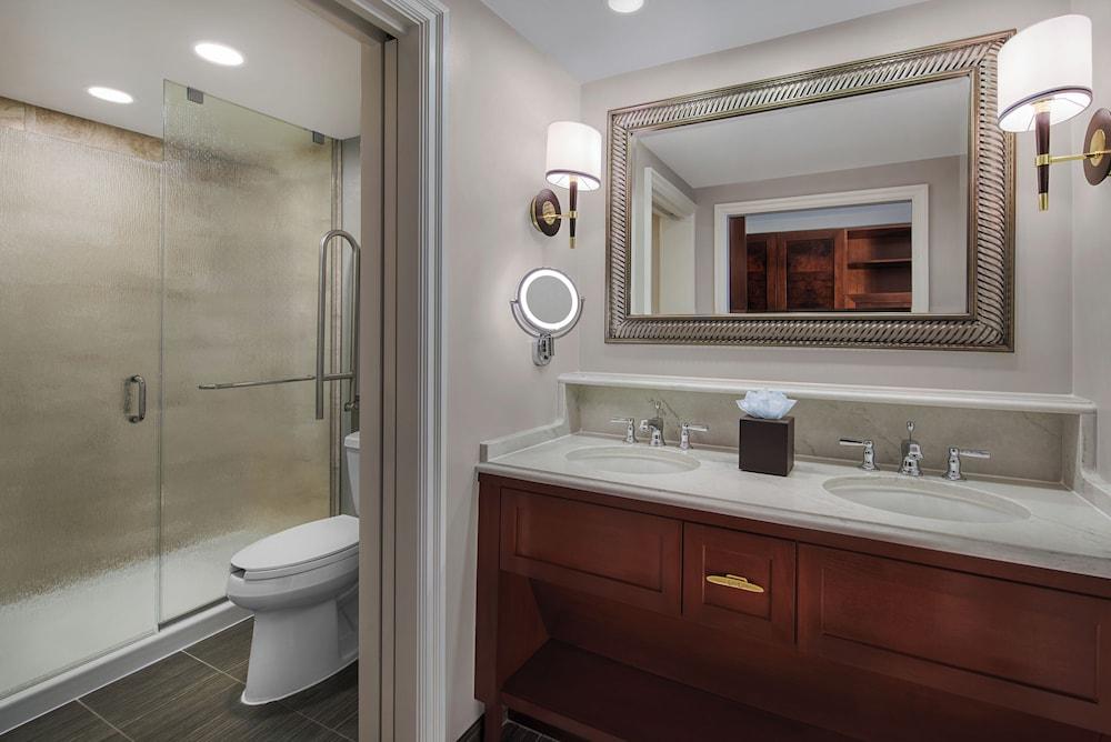 Disney's Yacht Club Resort photo 21