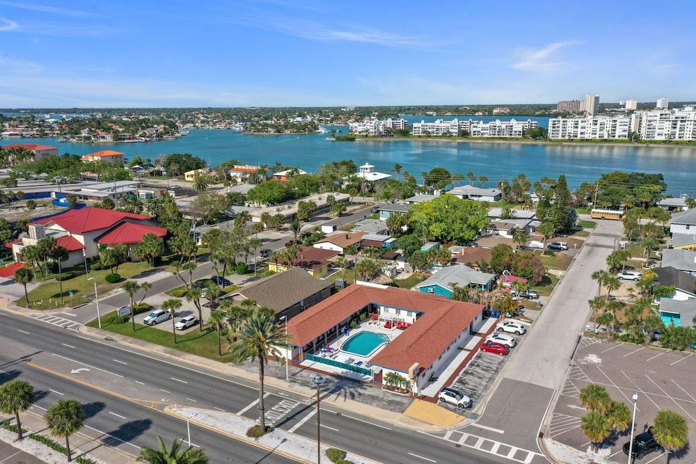 Sun Island Motel photo 58