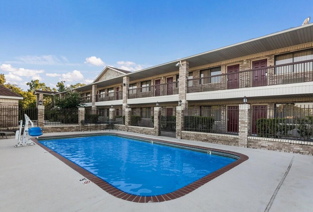Red Roof Inn Conroe North - Willis photo 20