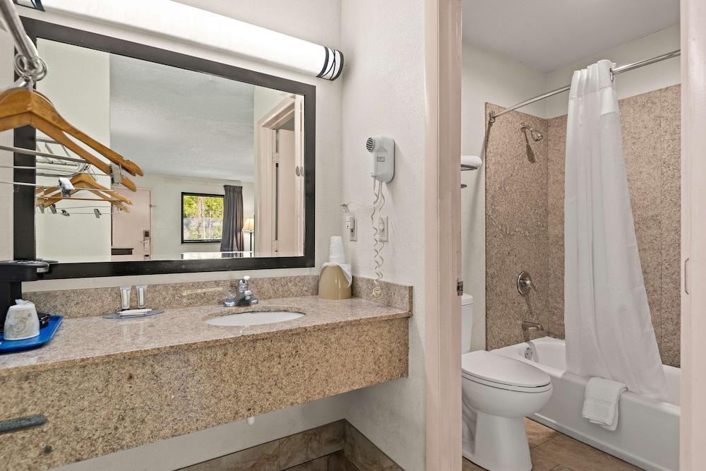 Americas Best Value Inn Laurel photo 16