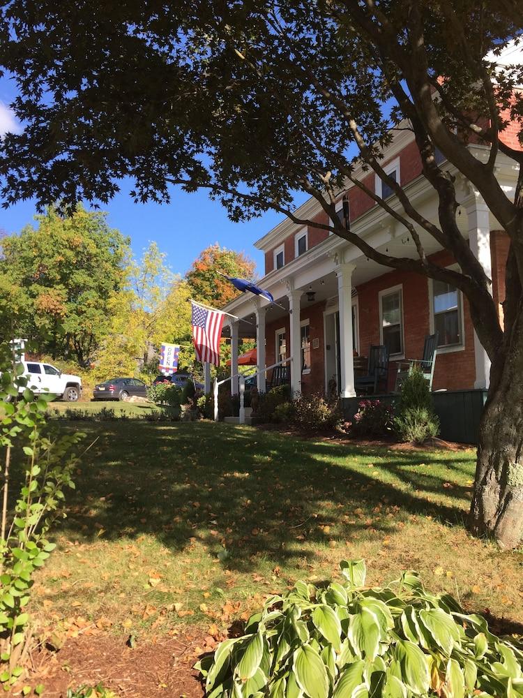 The Birchwood Inn photo 1