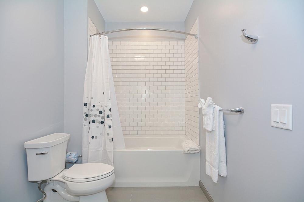 Global Luxury Suites Downtown Providence photo 82
