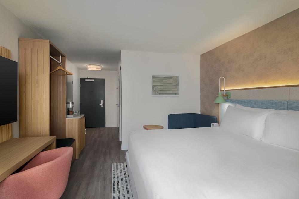 EVEN Hotel Detroit North - Troy photo 11
