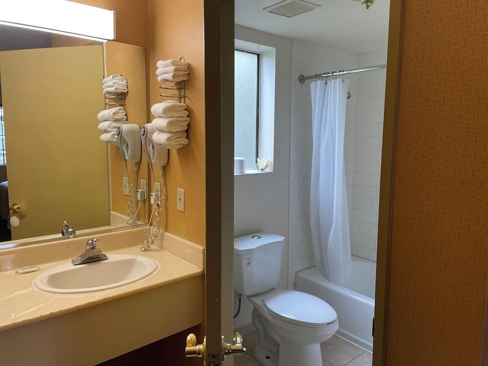 Hollywood La Brea Inn photo 8
