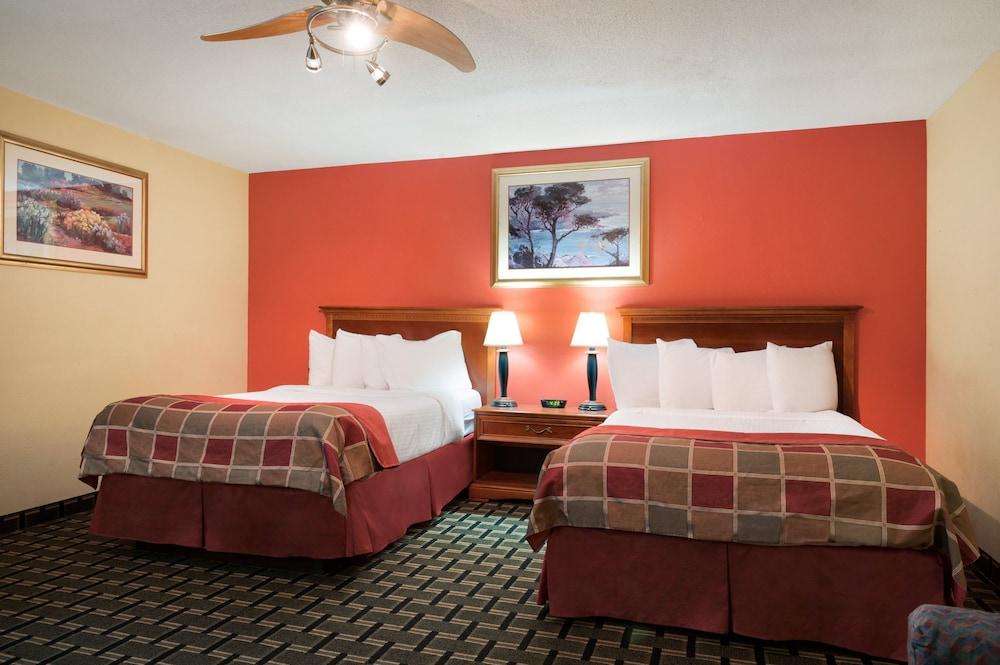 Baymont by Wyndham Springfield IL photo 5