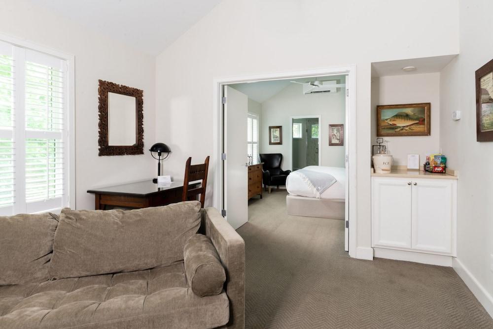 Briar Barn Inn photo 32