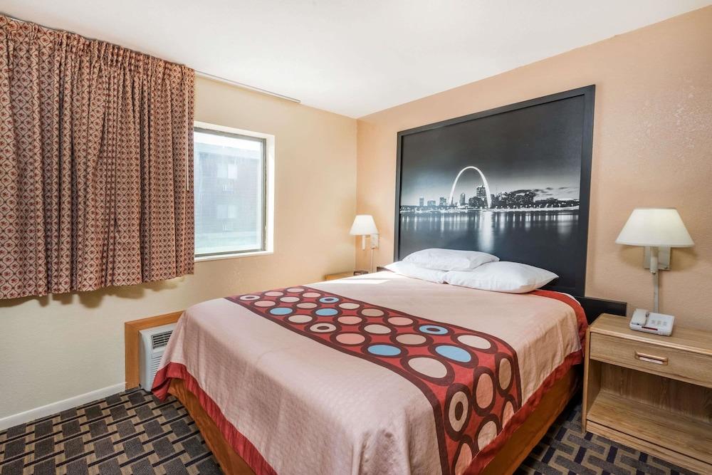 Super 8 by Wyndham Lebanon photo 8