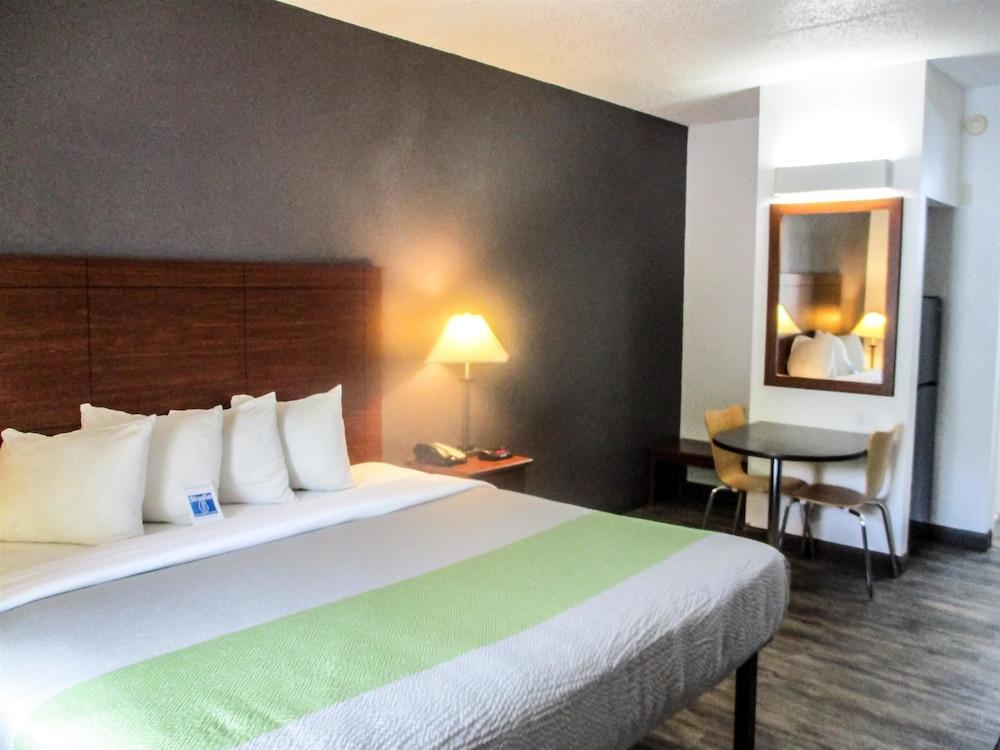 Studio Suites Extended Stay Chattanooga TN photo 13