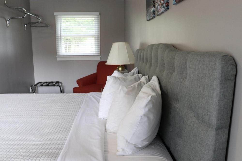 Admiral Motel photo 15