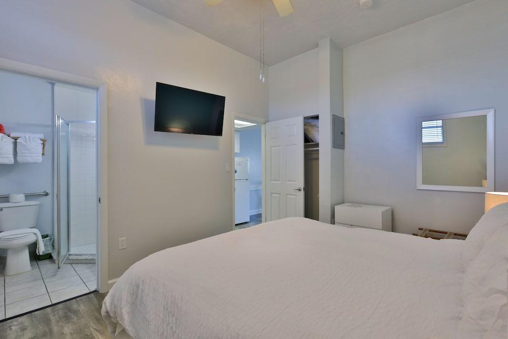 Coastal Waters Inn photo 3