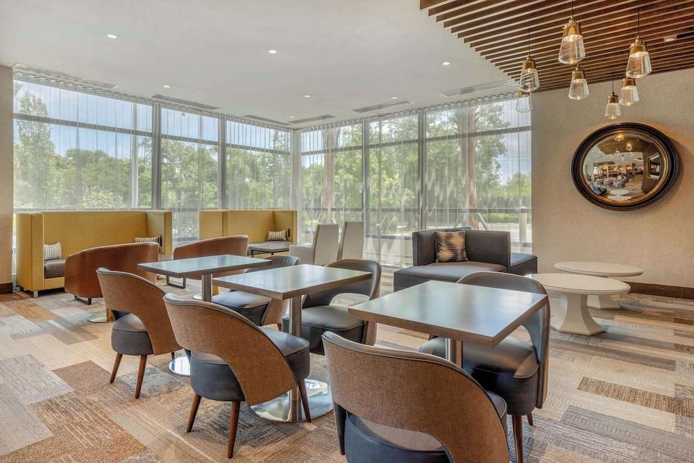 DoubleTree by Hilton Charleston Riverview photo 61