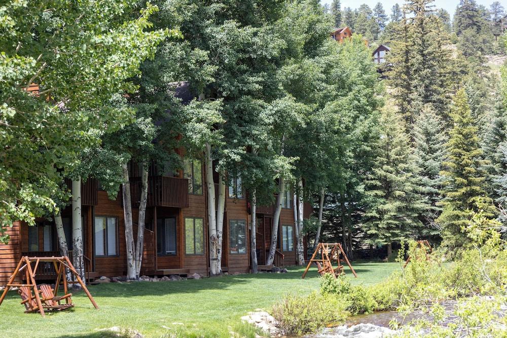 Aspen Winds on Fall River photo 44