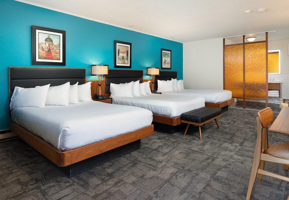 The Sapphire Motel photo 10