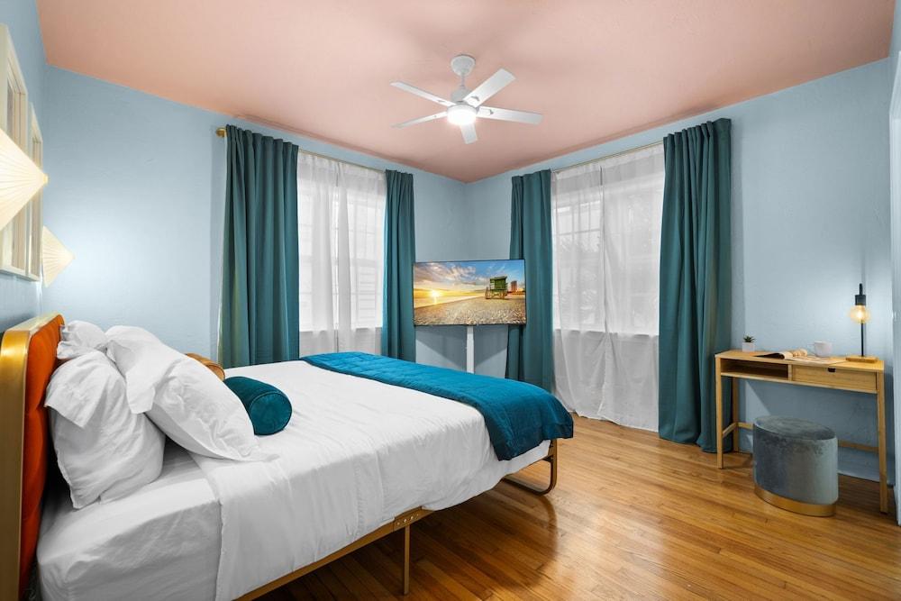 Blue Flamingo Suites photo 74