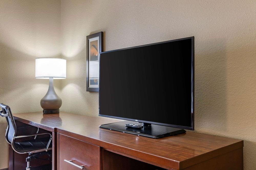 Comfort Inn & Suites Augusta photo 5