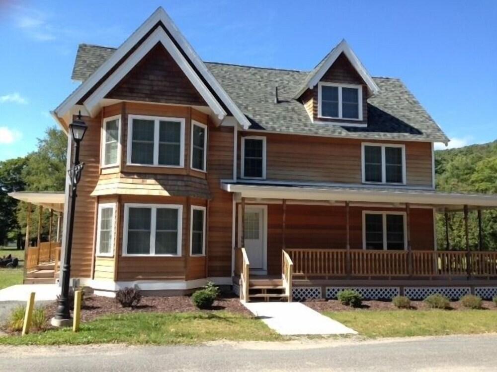 Blue Hill Lodge photo 36