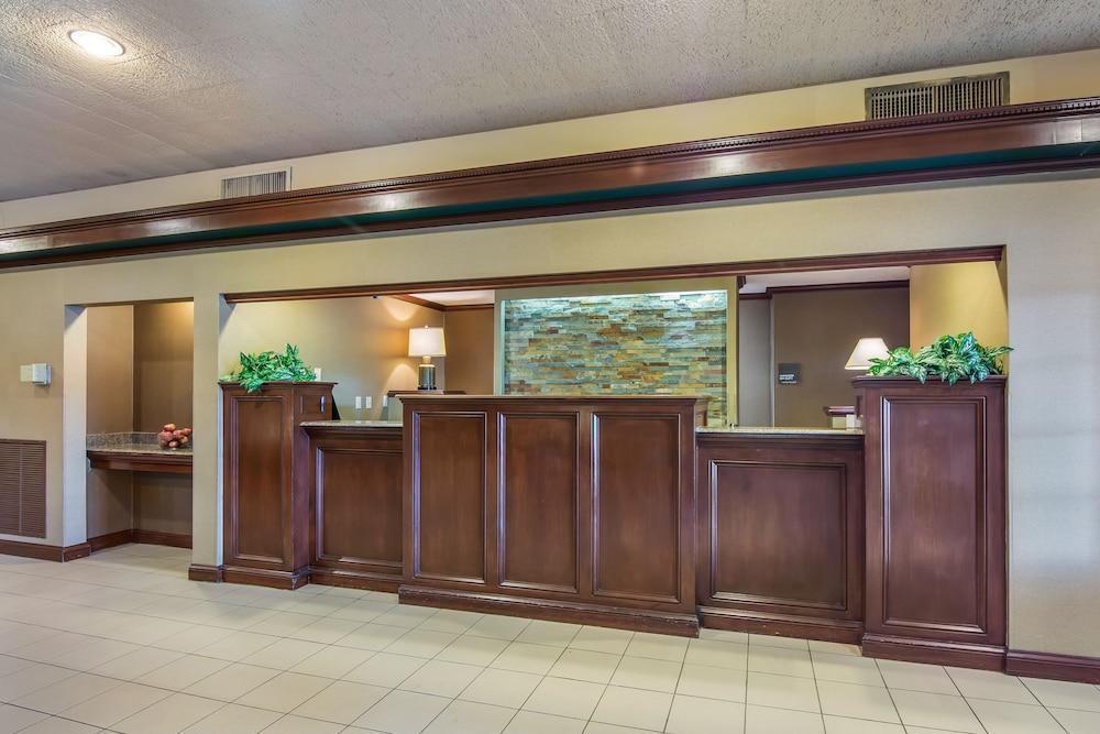 Cayuga Blu Hotel photo 7