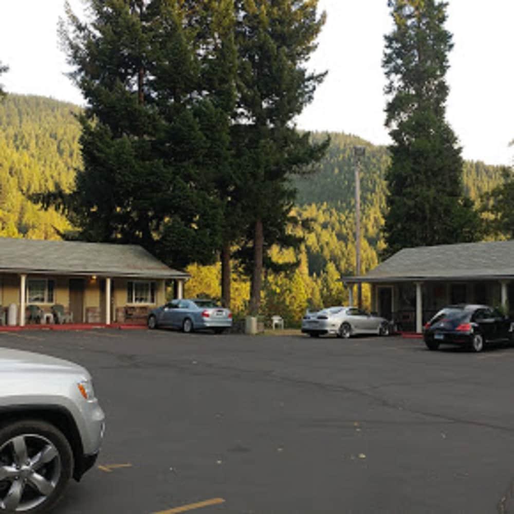 Dunsmuir Lodge photo 54