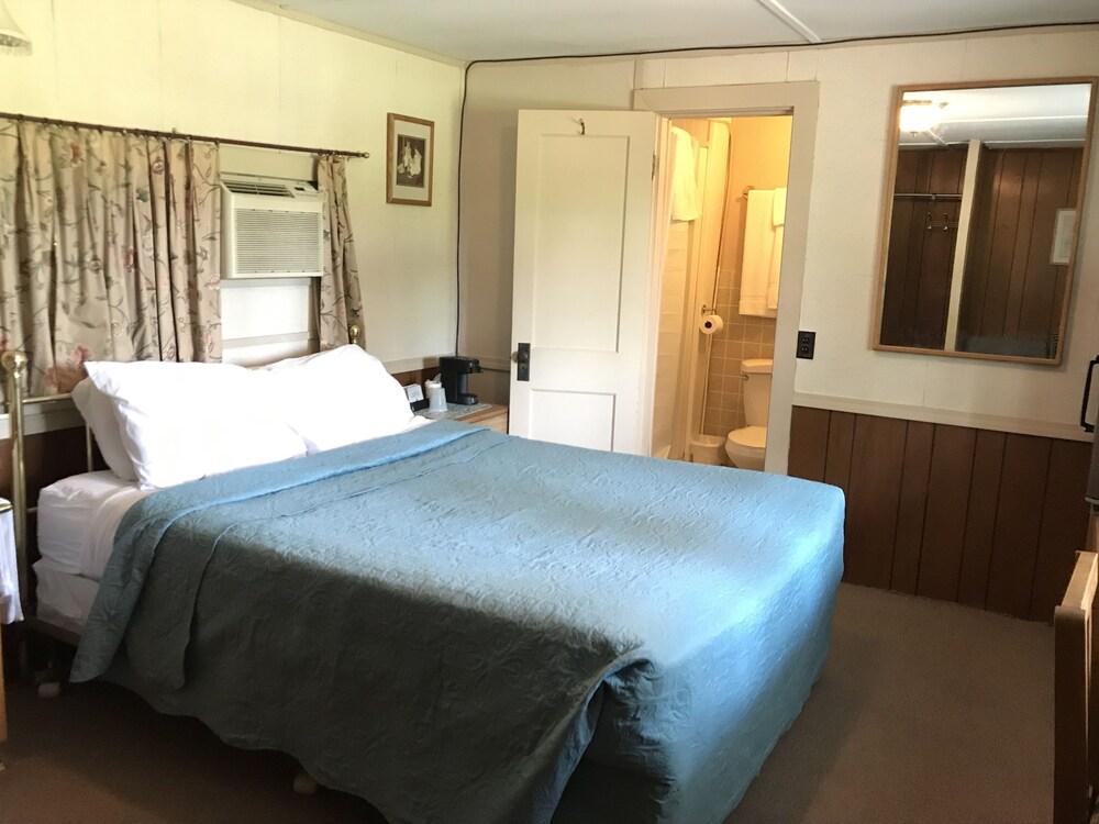 Chamber Lane Motel photo 38
