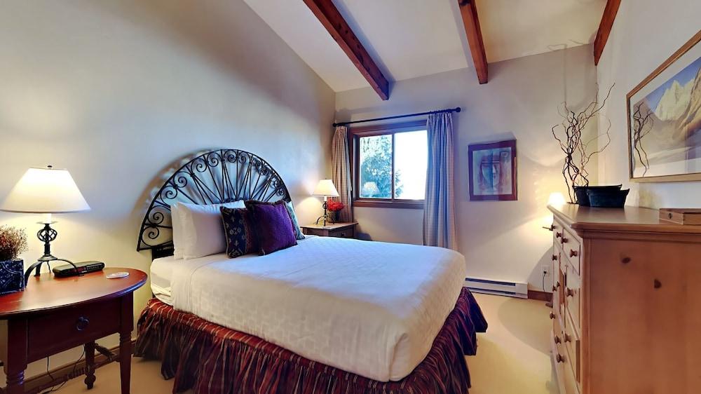 The Timberline Condominiums photo 15