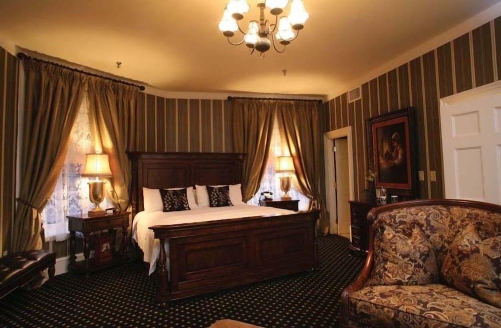 The Martha Washington Inn And Spa photo 25