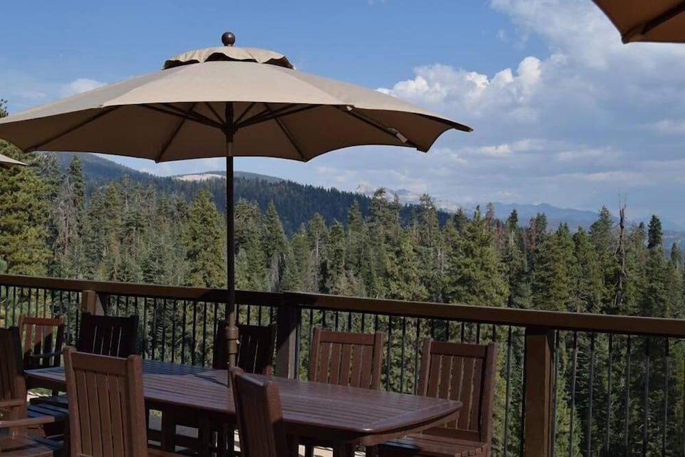 Montecito Sequoia Lodge photo 49