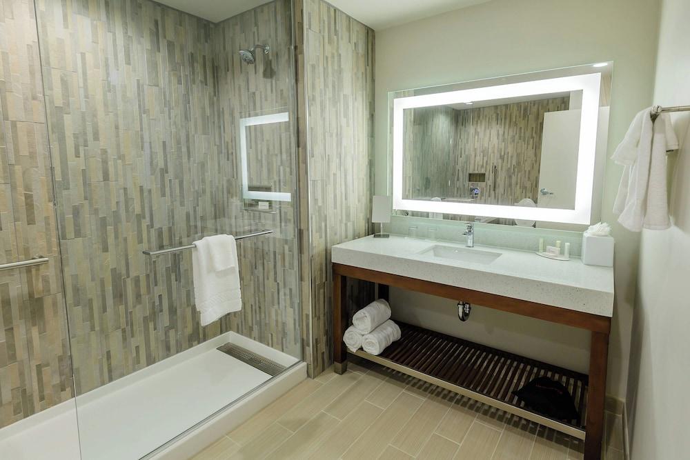Courtyard by Marriott Lake Jackson photo 21