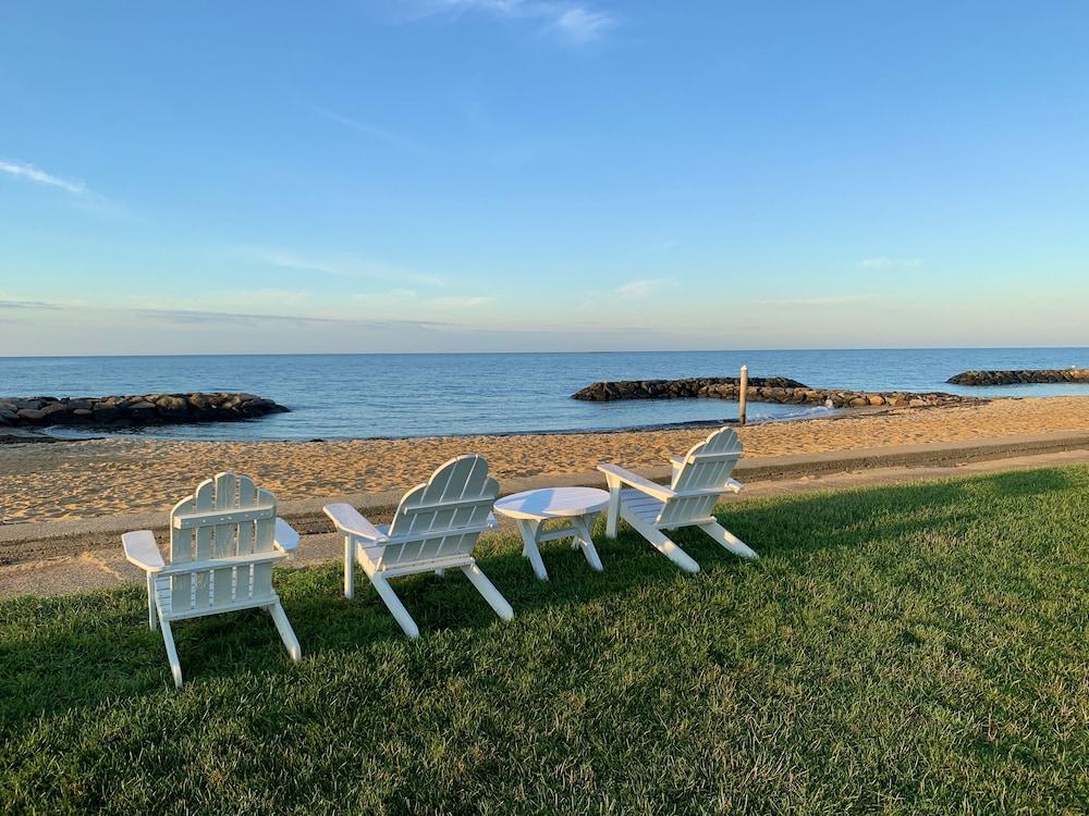 Lighthouse Inn photo 62