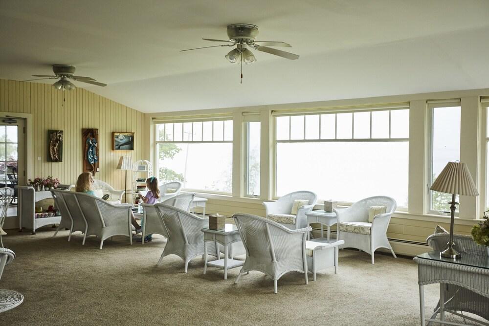 Black Point Inn photo 67