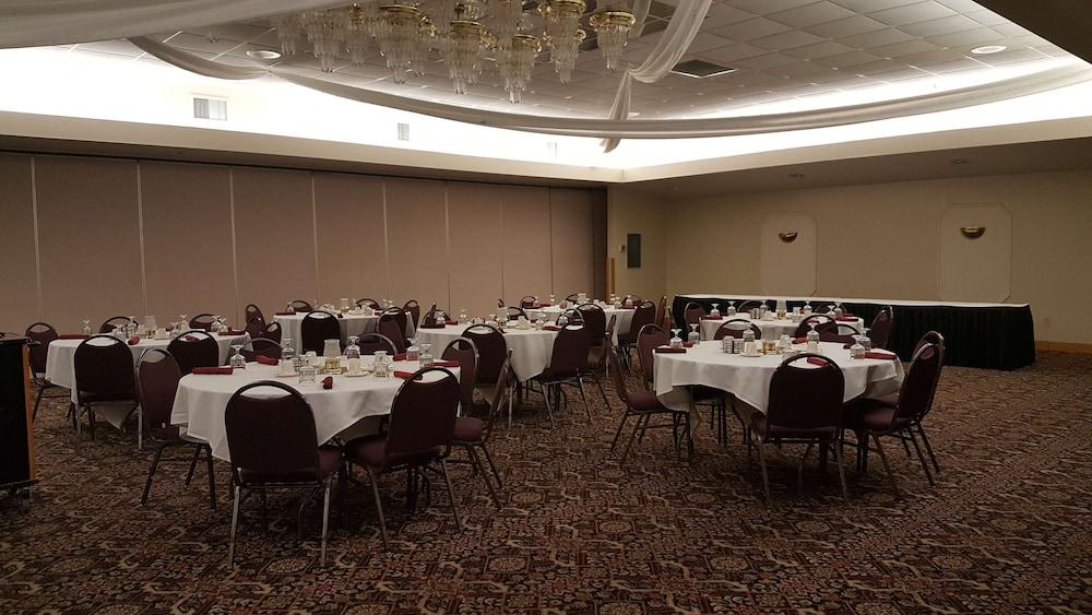 Americas Best Value Inn Chippewa Falls photo 20