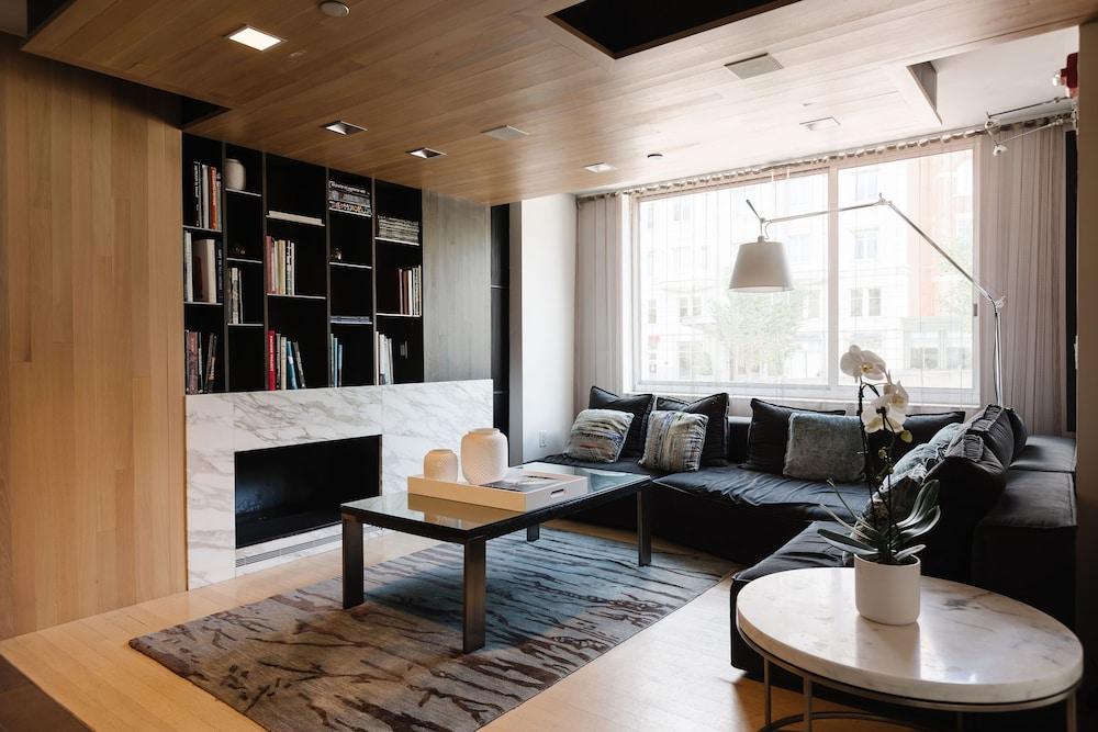 2500 Penn, a Placemakr Experience photo 1