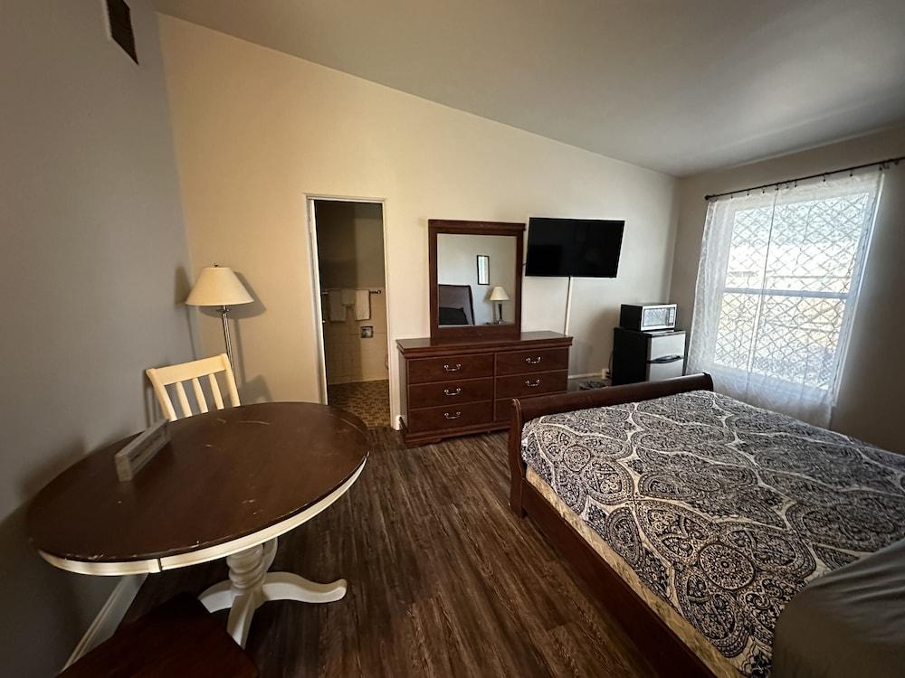 Budget Inn photo 4