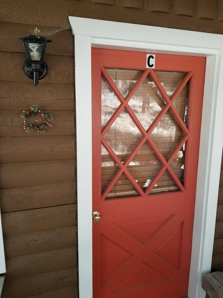 Sourdough Lodge photo 6