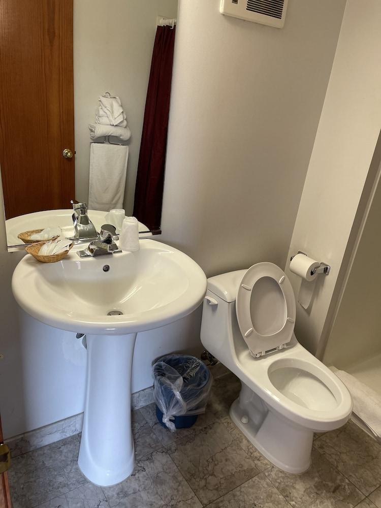 VIBE INN - WHIRLPOOL SUITES photo 20
