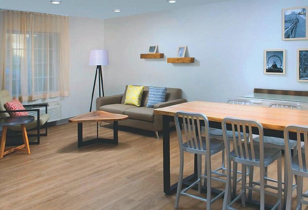 Woodspring Suites Rochester Greece photo 2