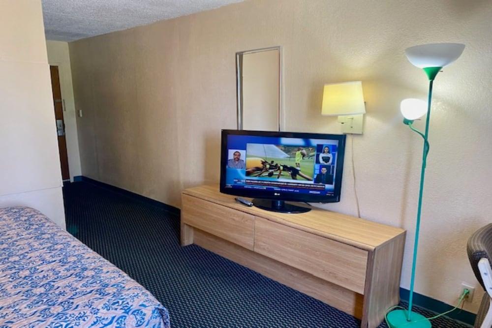 Red Carpet Inn & Suites Lima photo 18